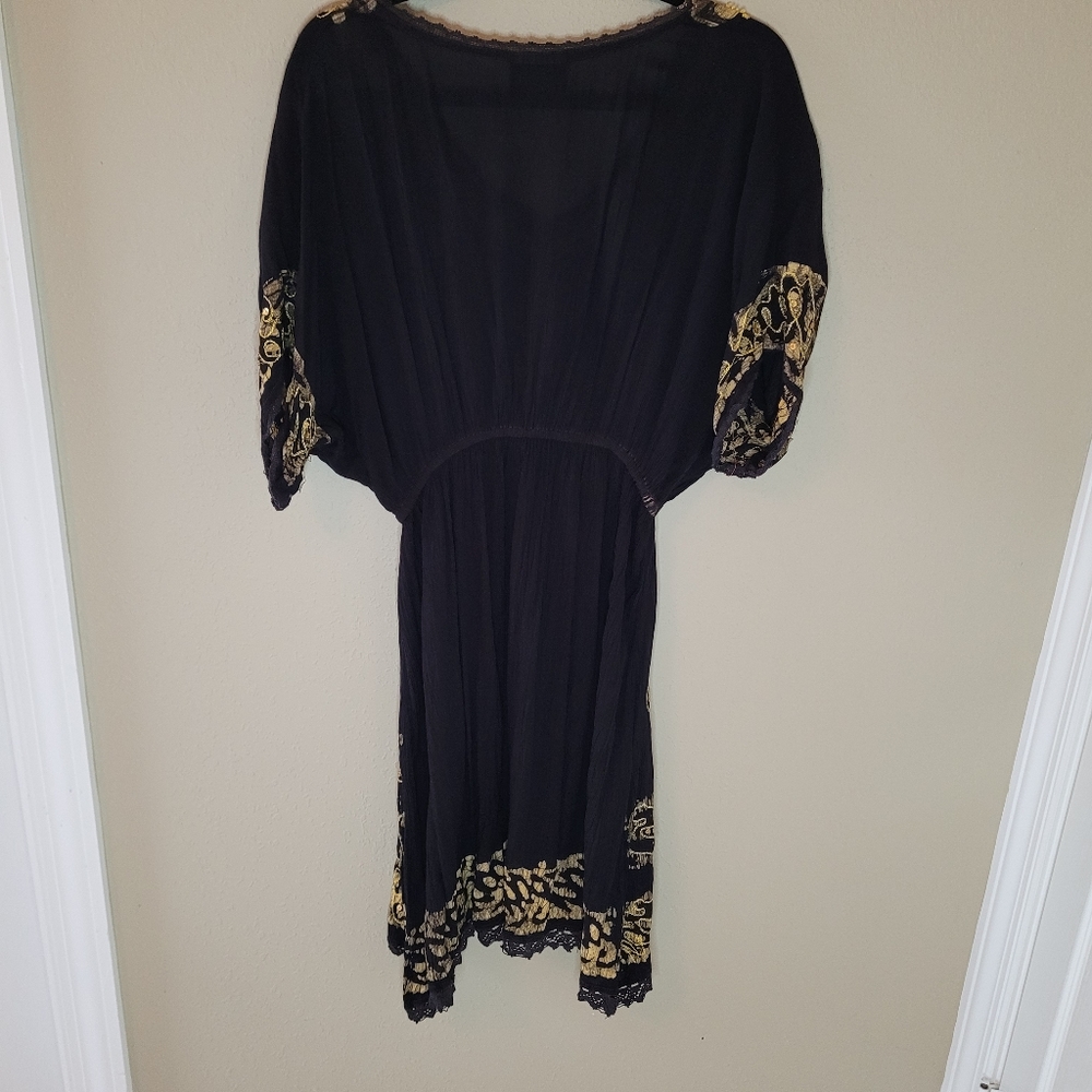 Ocean Breeze black and gold dress with floral prin - Picture 4 of 5